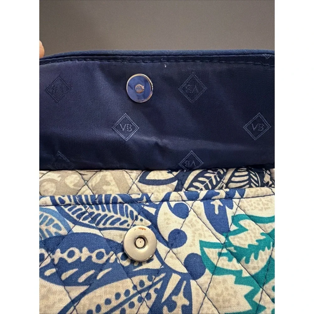 Vera Bradley All in One Zip Wallet Crossbody "Santiago" Retired Pattern 2017 - Picture 9 of 16
